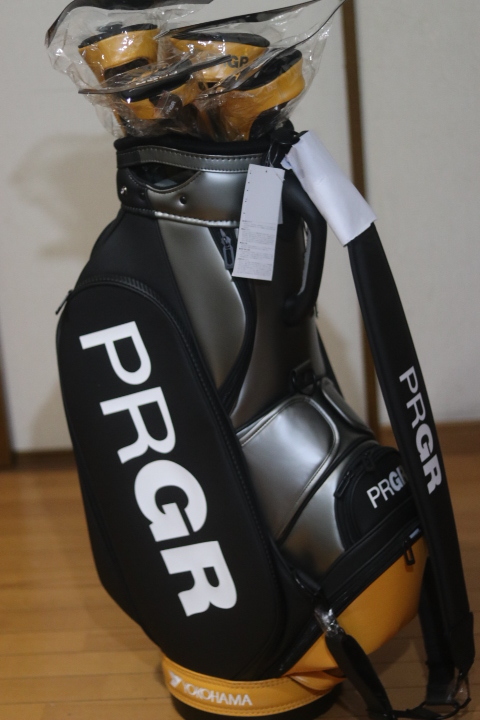 【全国送料無料】【新品未使用限定品】豪華5点 定価77000円プロギアゴルフ 契約プロ使用モデル キャディバッグ&ヘッドカバーセット 9.5型拍卖