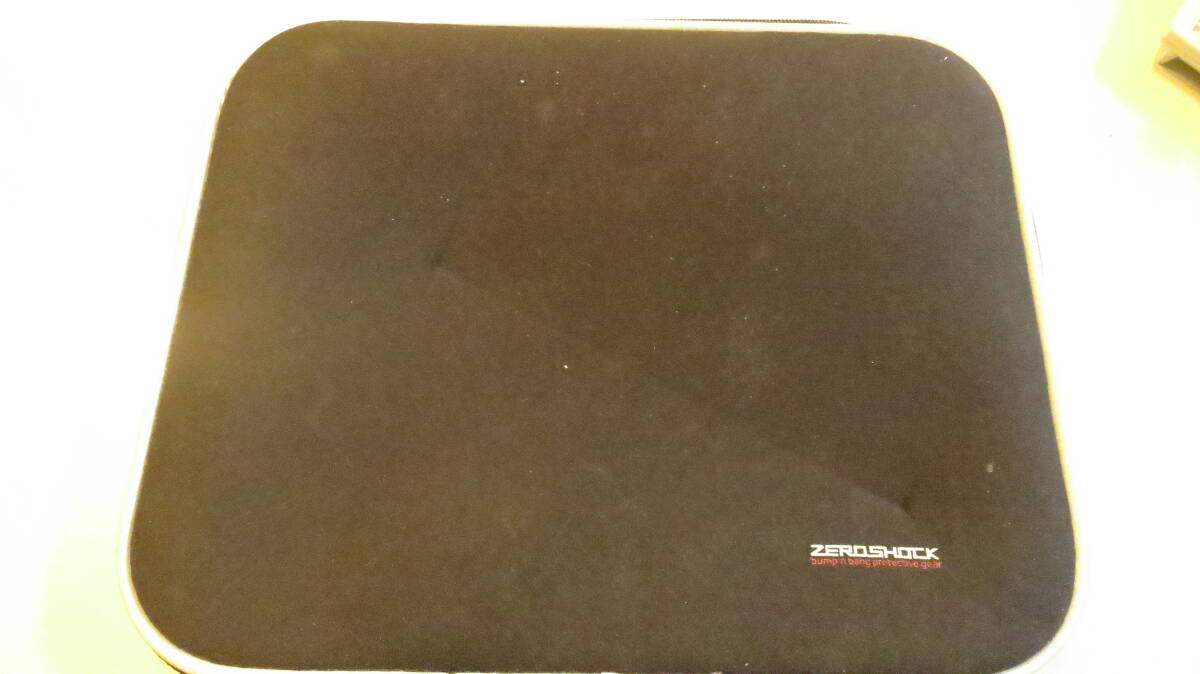 ノートPC等収納ケース ZEROSHOCK 内寸27x21cm程度拍卖
