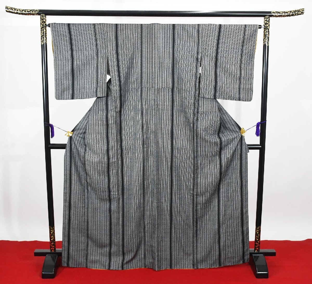 小紋 着物 袷 黒 縞々 身丈161cm 裄丈65cm ★ kb-7382 桜庭呉服店拍卖