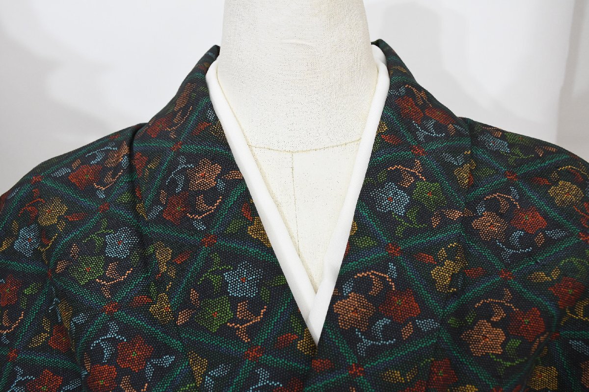 紬 つむぎ 菱文唐花 身丈155cm 裄丈63cm ★着物 pb-3629 桜庭呉服店拍卖