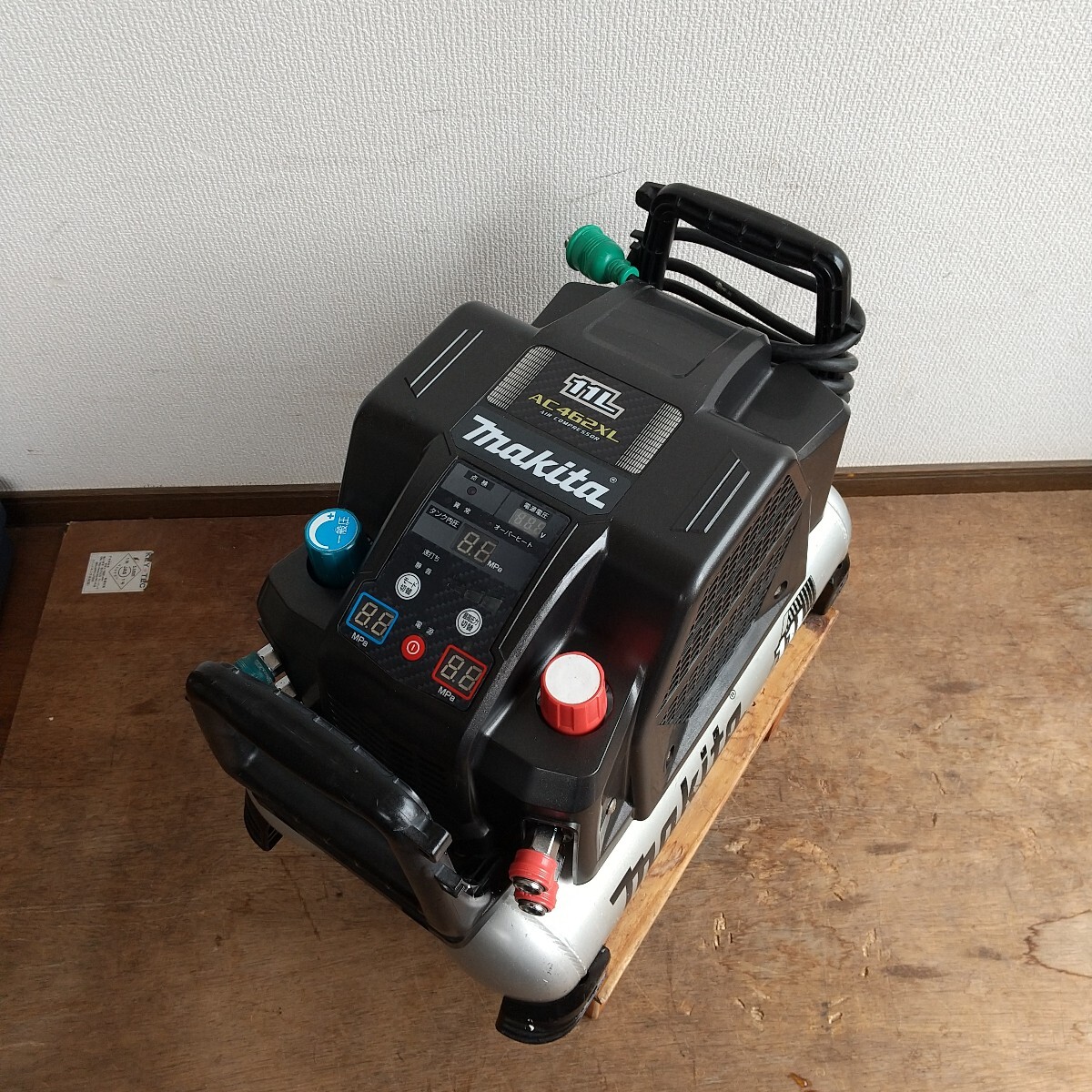 マキタ エアーコンプレッサー コンプレッサー AC462XLB カバー新品拍卖