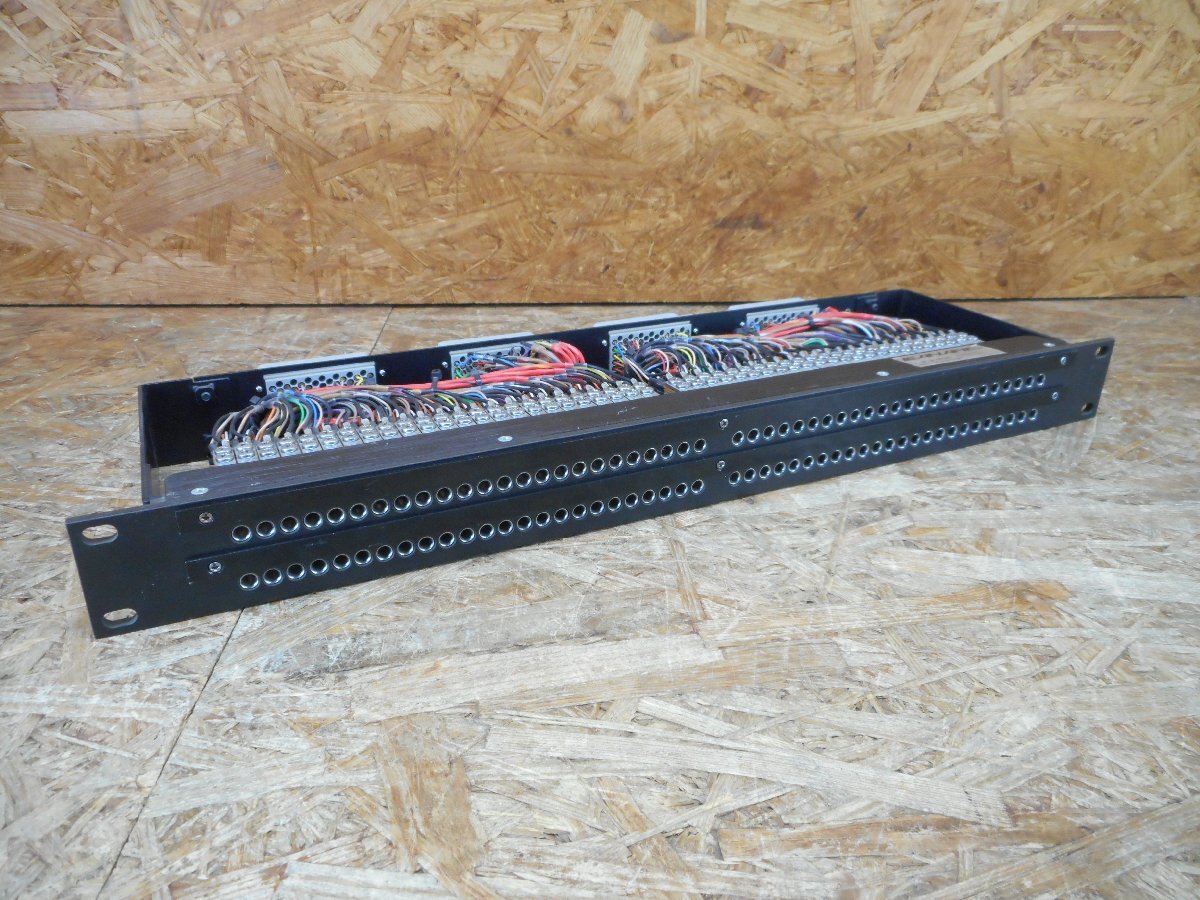◎CANARE パッチパネル 1Uラックサイズ・バンタムパッチ盤/バンタムパッチベイ/コネクタパネル 現状品◎Z-3192拍卖