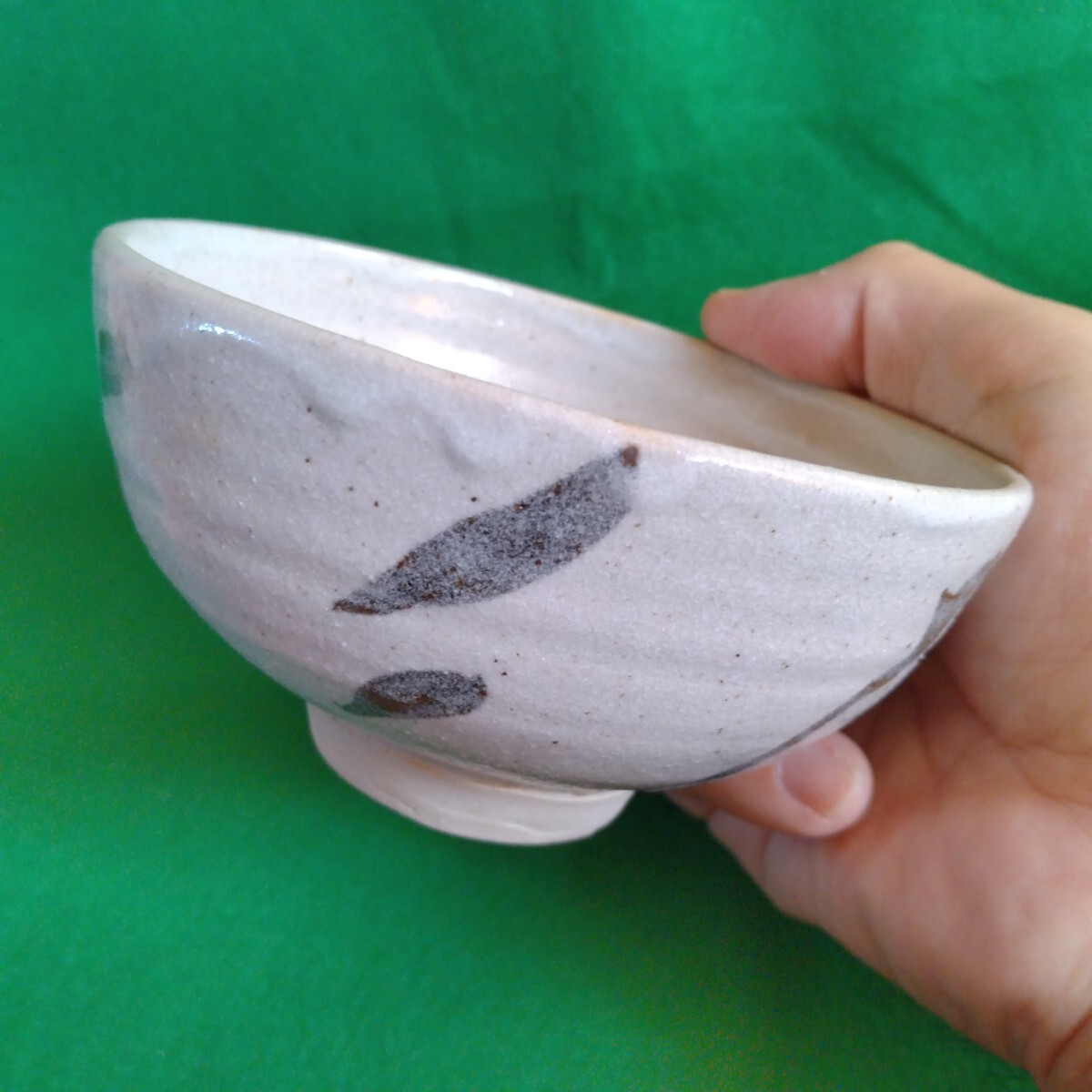 板谷波山?印 小振り 茶碗★釉剥げ・貫入・フリモノ★茶道具/旅茶碗?/小ぶり茶碗●実物はもっと灰色よりの色 拍卖