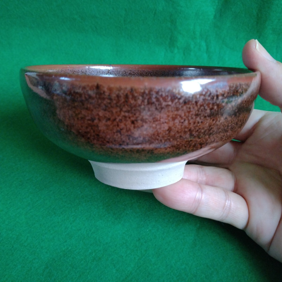 板谷波山?印 鉄釉 小振り 茶碗★底に使用傷?窯傷?★口縁に窯傷・釉剥げ★茶道具/旅茶碗?/小ぶり茶碗●実物はもっと濃い色 拍卖