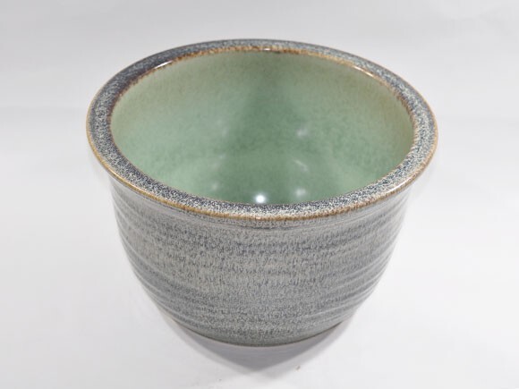 睡蓮鉢 めだか鉢 信楽焼 天目ひねり水鉢 11号サイズ 自然 水辺 水盤 水ばん 花器 水鉢 めだか 金魚 水生植物 陶器鉢 睡蓮 池 ビオトープ拍卖