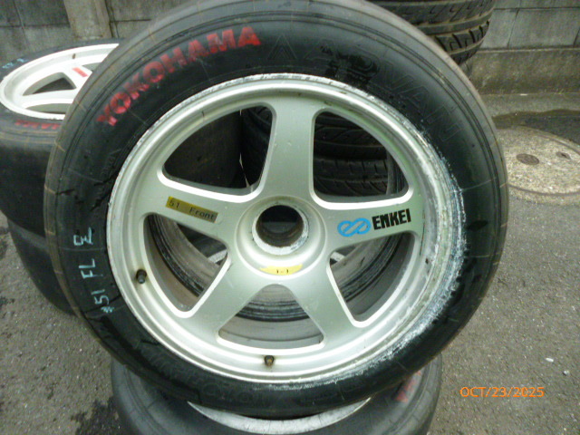 超レア品! タイサン TAISAN スーパーGT Super GT GT300 ENKEI PF05 ホイール センターロック ヨコハマ アドバン タイヤセット 管理NO.3-3拍卖