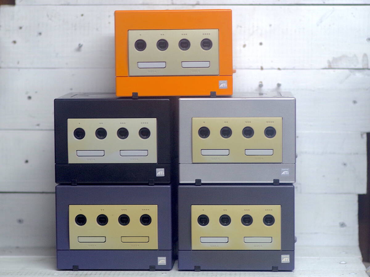 M13753【GC】ゲームキューブ 全色SET 本体のみ5台 電源OK! ディスク読み込みNG 黒&パープルx2後期型 オレンジ&シルバー後期型 100サイズ拍卖