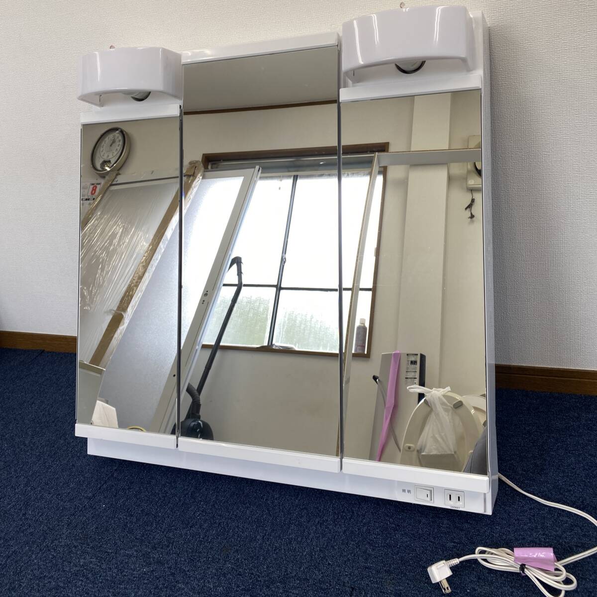 【中古】TOTO 洗面化粧台用ミラーキャビネット・3面鏡/化粧鏡☆幅75cm「LMPB075A3GDG1G」神戸・大阪引取or当社便配達オススメ拍卖