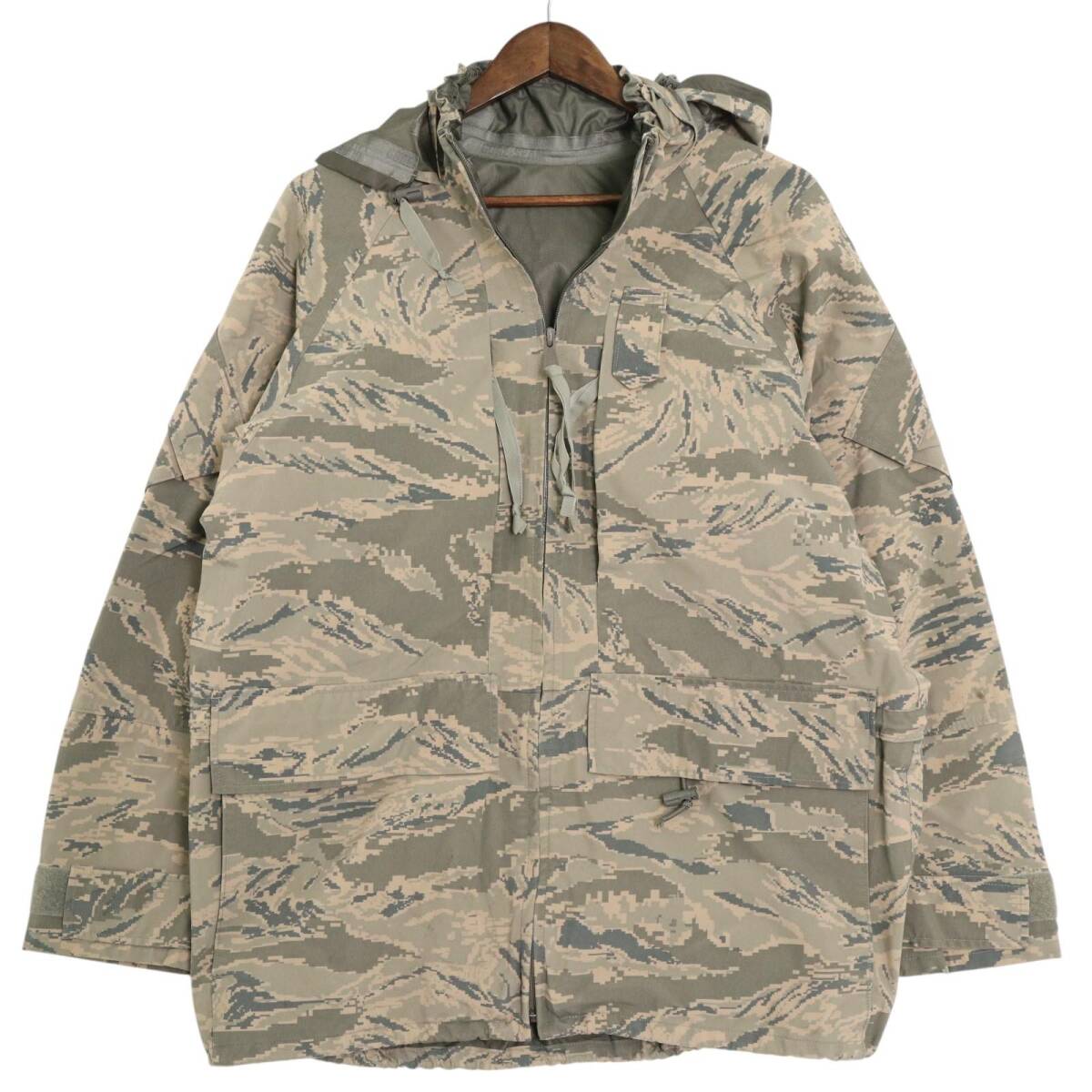 00年代 米軍実物 U.S.AIRFORCE APECS GORETEX パーカー ミリタリー ABUカモ セージグリーン (メンズ MEDIUM REGULAR) 中古 古着 A3369拍卖