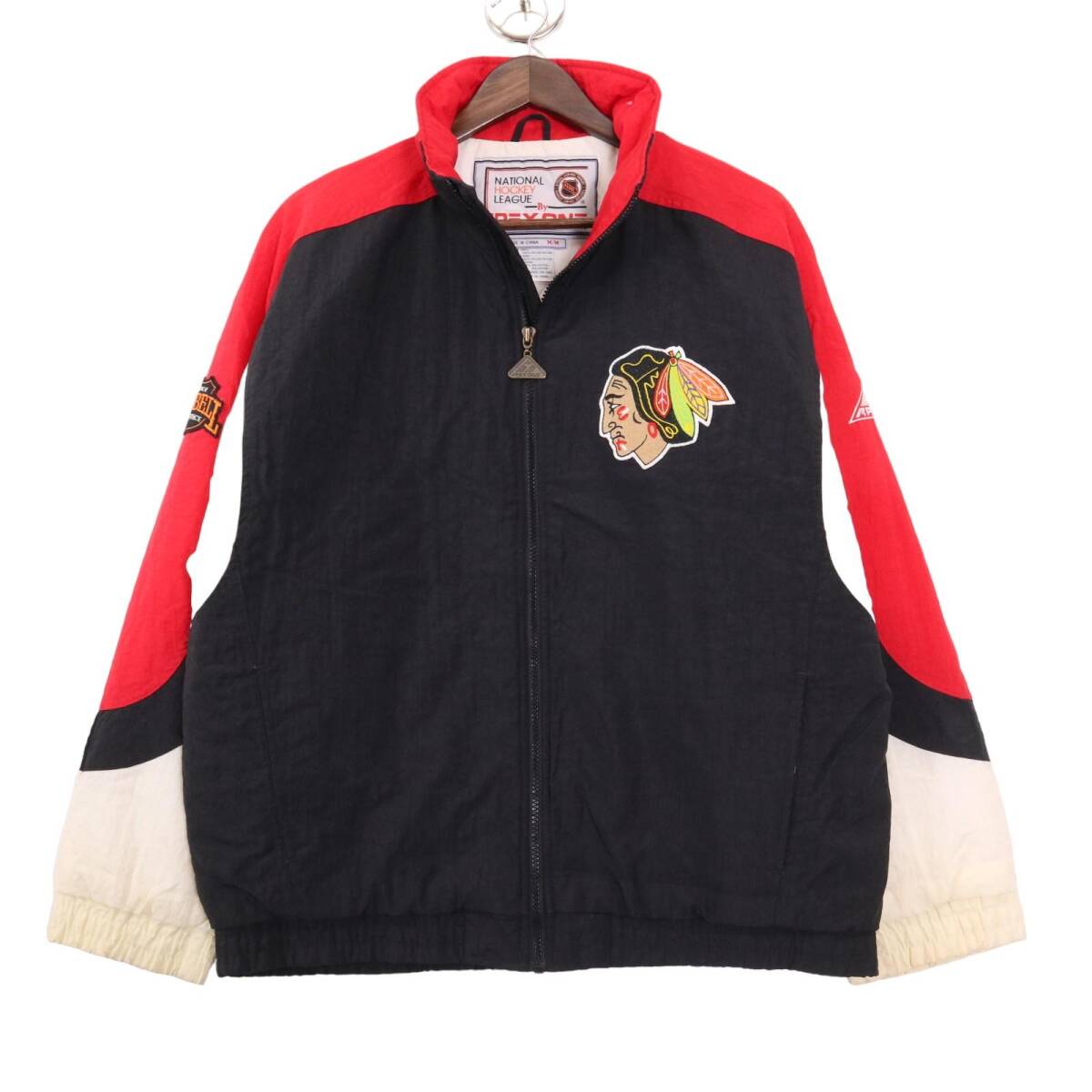 90年代 APEX ONE NHL シカゴ・ブラックホークス 中綿 ナイロン ジャケット プロチーム ブラック (メンズ M) 中古 古着 A0788拍卖