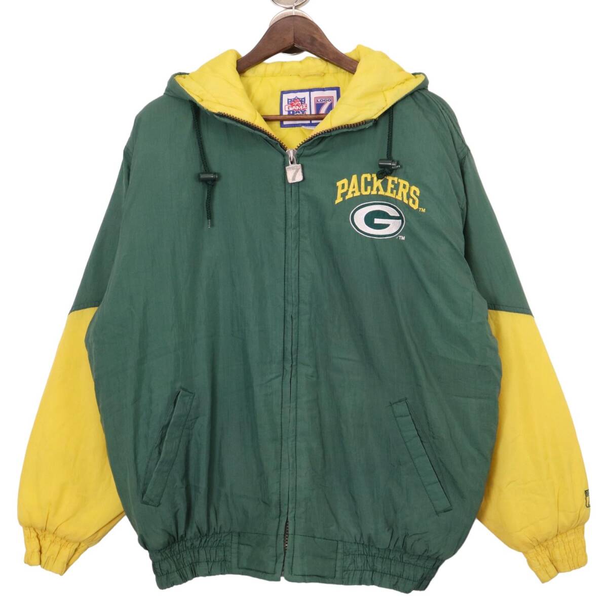 90年代 LOGO7 ロゴセブン NFL グリーンベイ・パッカーズ 中綿 ナイロンジャケット グリーン (メンズ M) 中古 古着 A0908拍卖