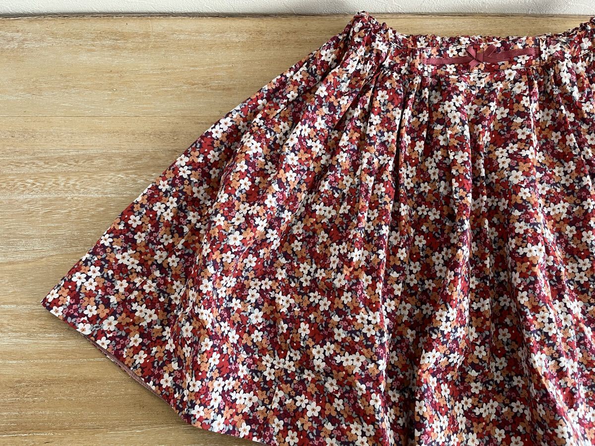★ 使用1-2回 ★【 組曲 KUMIKYOKU 】★ 小花柄 スカート ★ サイズ130 ★ 花柄 ポケットあり ★ エンジ 赤系 ★ 上品 おでかけ 無地の裏布拍卖