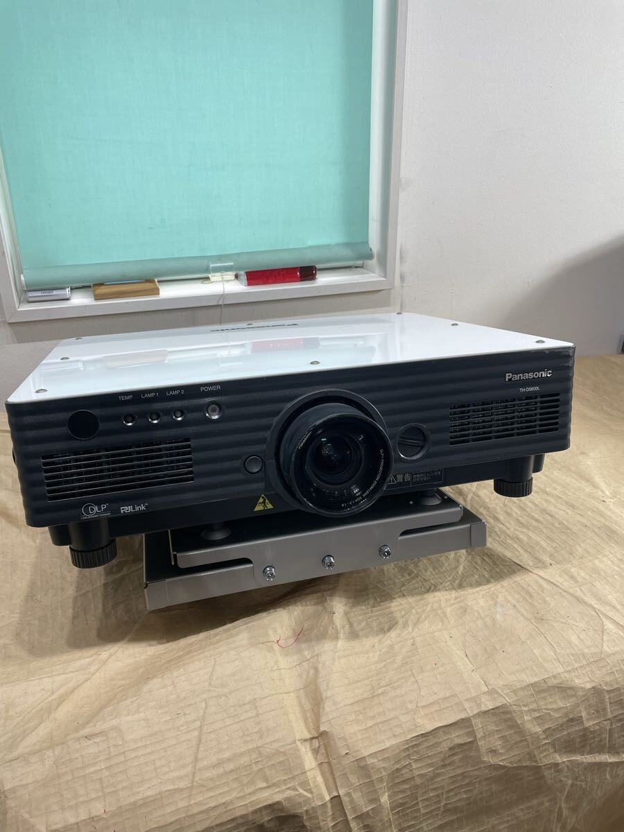 10.14.20 通電不可 ジャンク  Panasonic プロジェクター  パナソニックTH D5600L Panasonic「天つり金具(佐天井用)ET-PKD55S拍卖