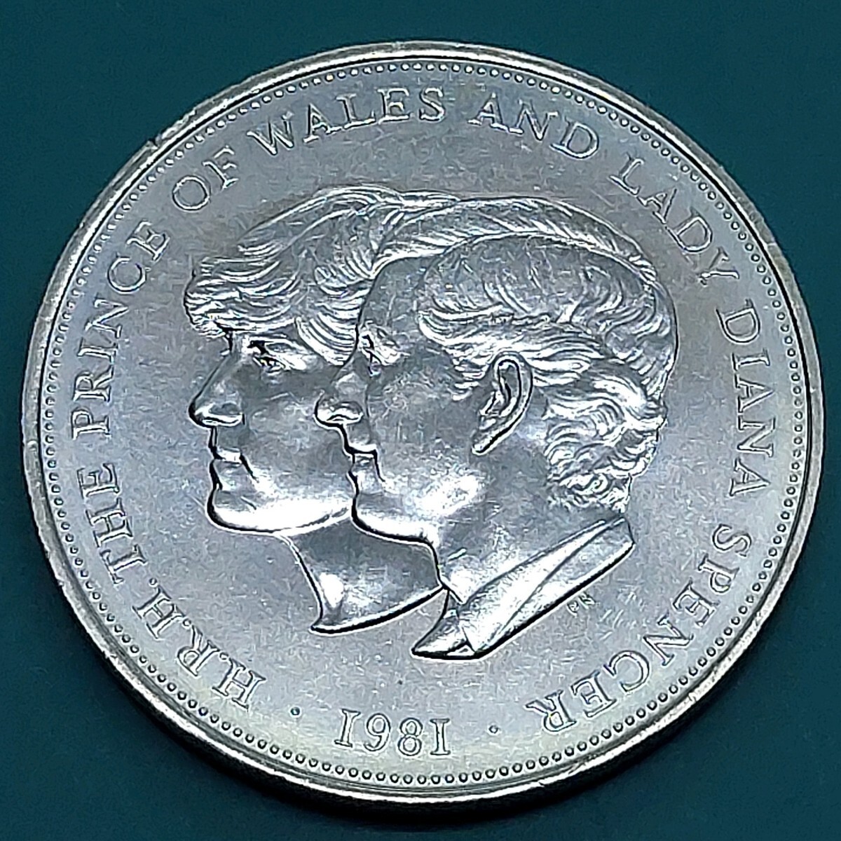 イギリス 1981年 チャールズ皇太子 ダイアナ妃 記念硬貨 英国コイン 【L141】拍卖