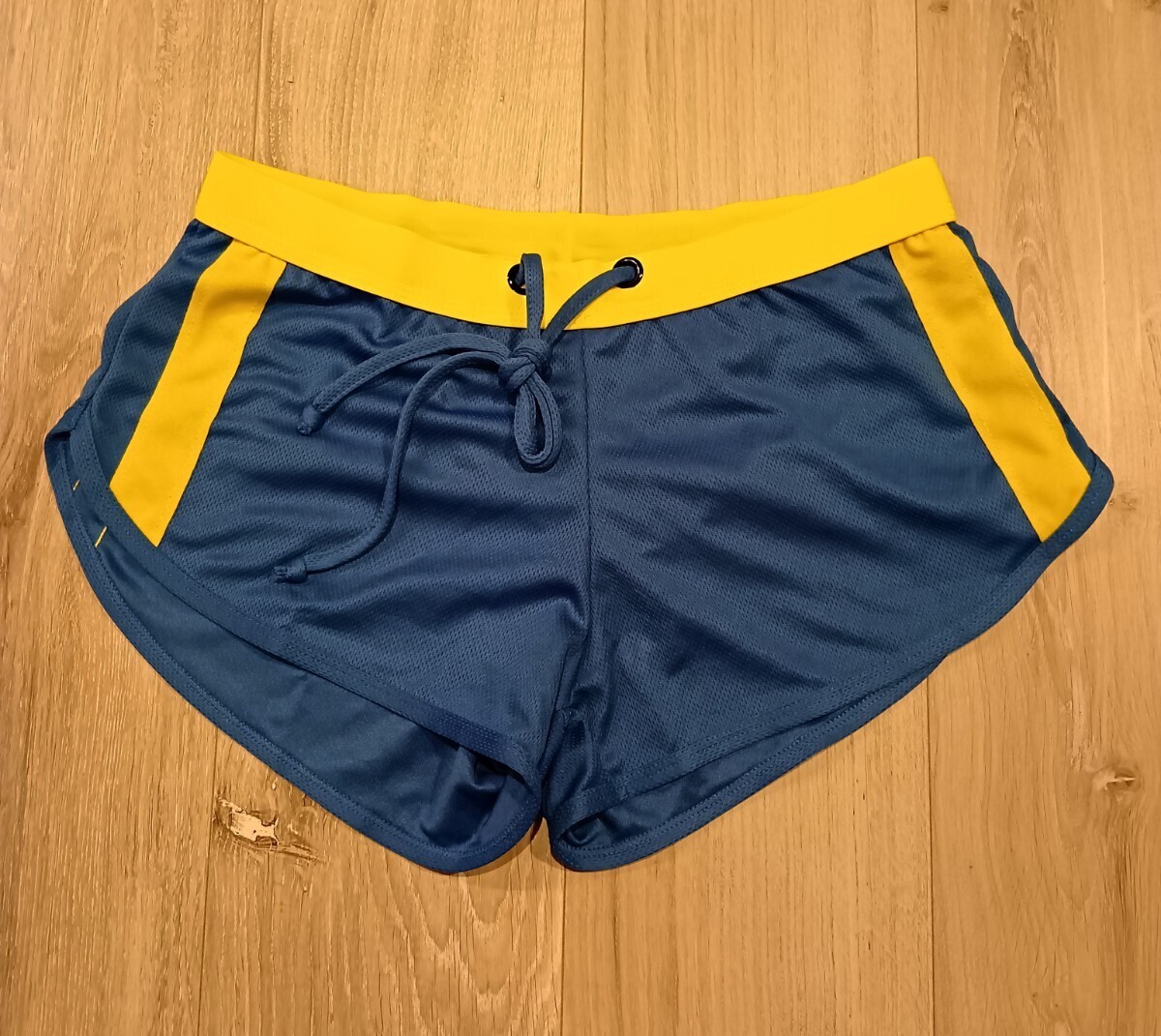 T06  新品&珍品 ピチピチプリプリ ジョグストラップインナー付ベリーショート型短パン  新品 即決 匿名発送拍卖