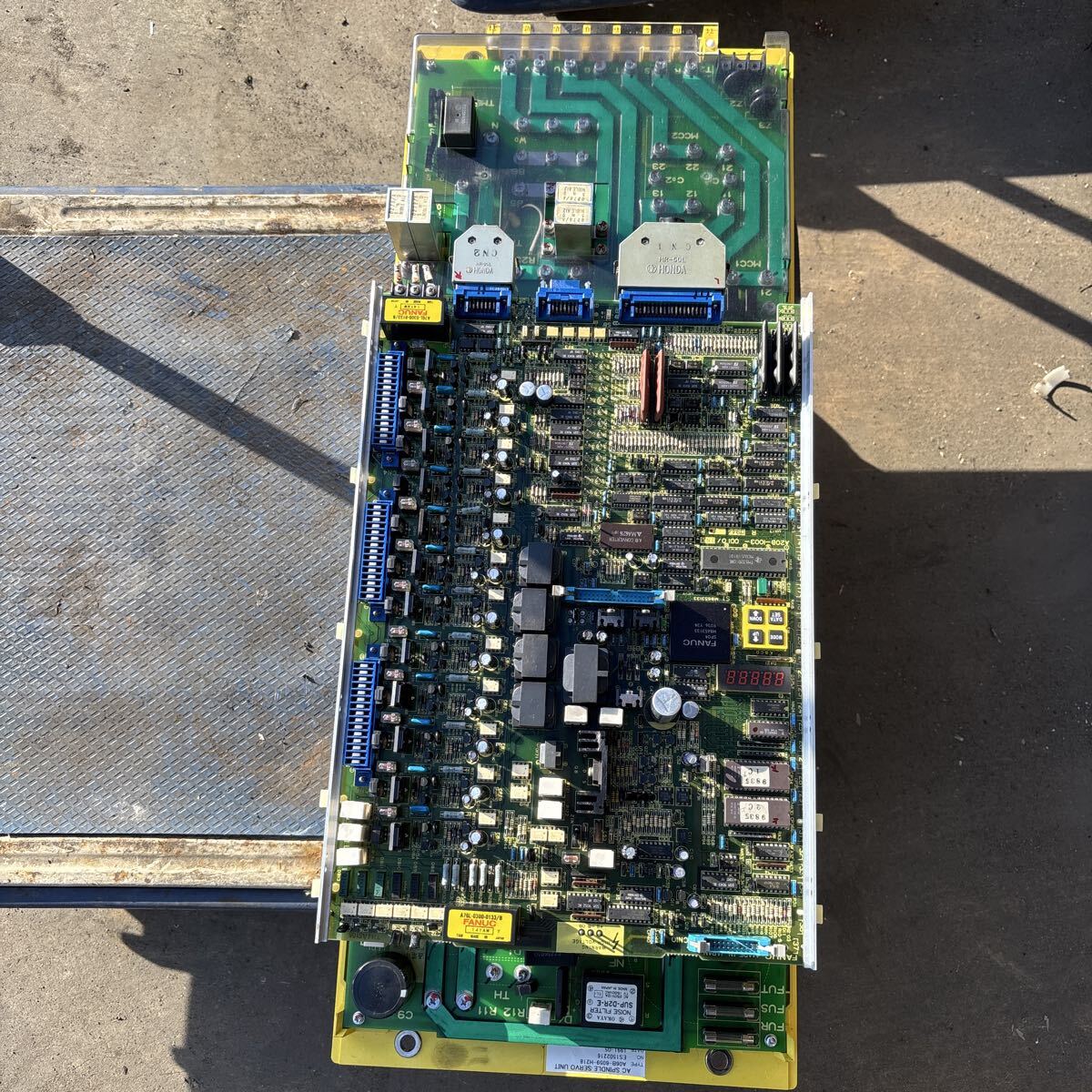 ff1847 fanucファナック サーボユニット 中古現状品 拍卖