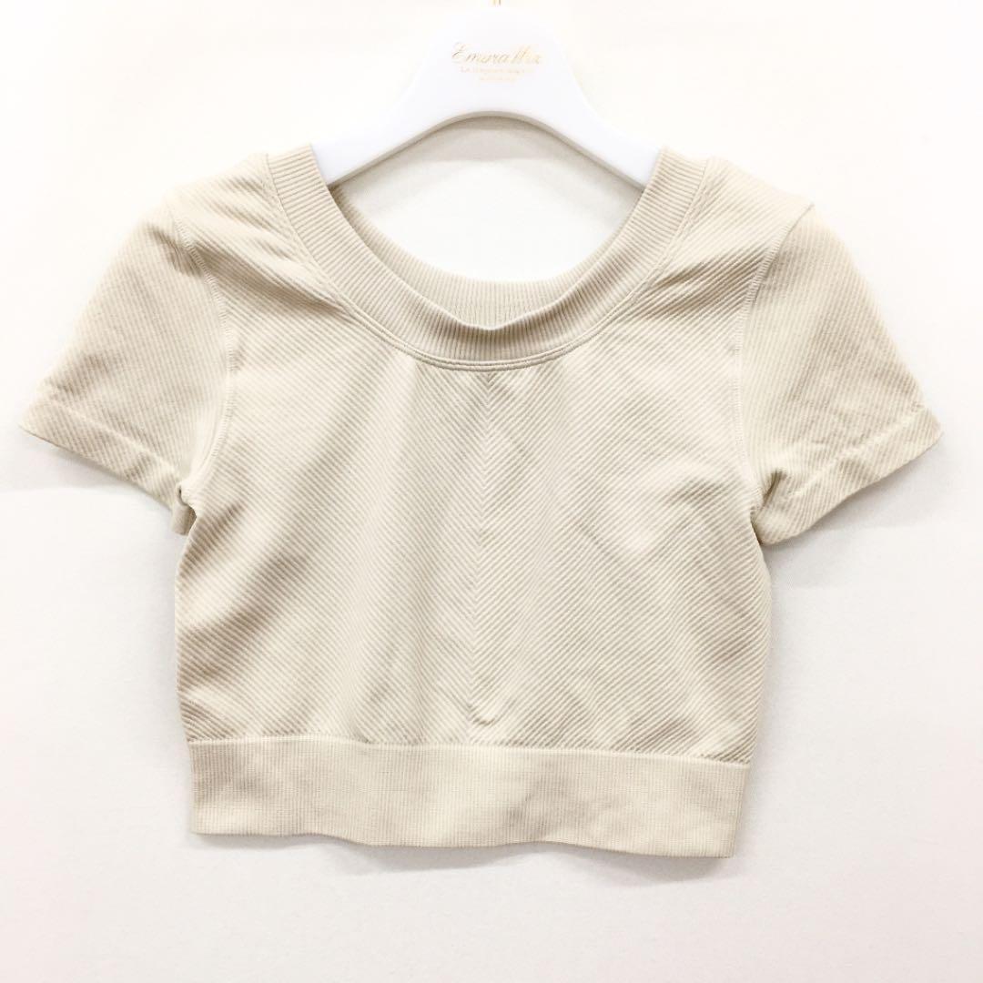 H&M SPORT エイチ&エム ショート丈トップス拍卖