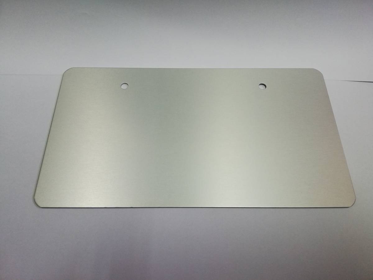 ナンバープレート・サポートベース☆ホワイトアルマイトメッキ・アルミ製・普通二輪・大型二輪車用拍卖