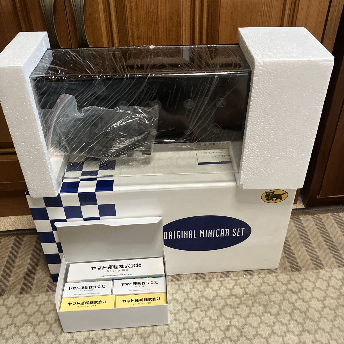 【非売品】 クロネコヤマト ヤマト運輸 オリジナルミニカーセット ディスプレイケース付き 新品未使用拍卖