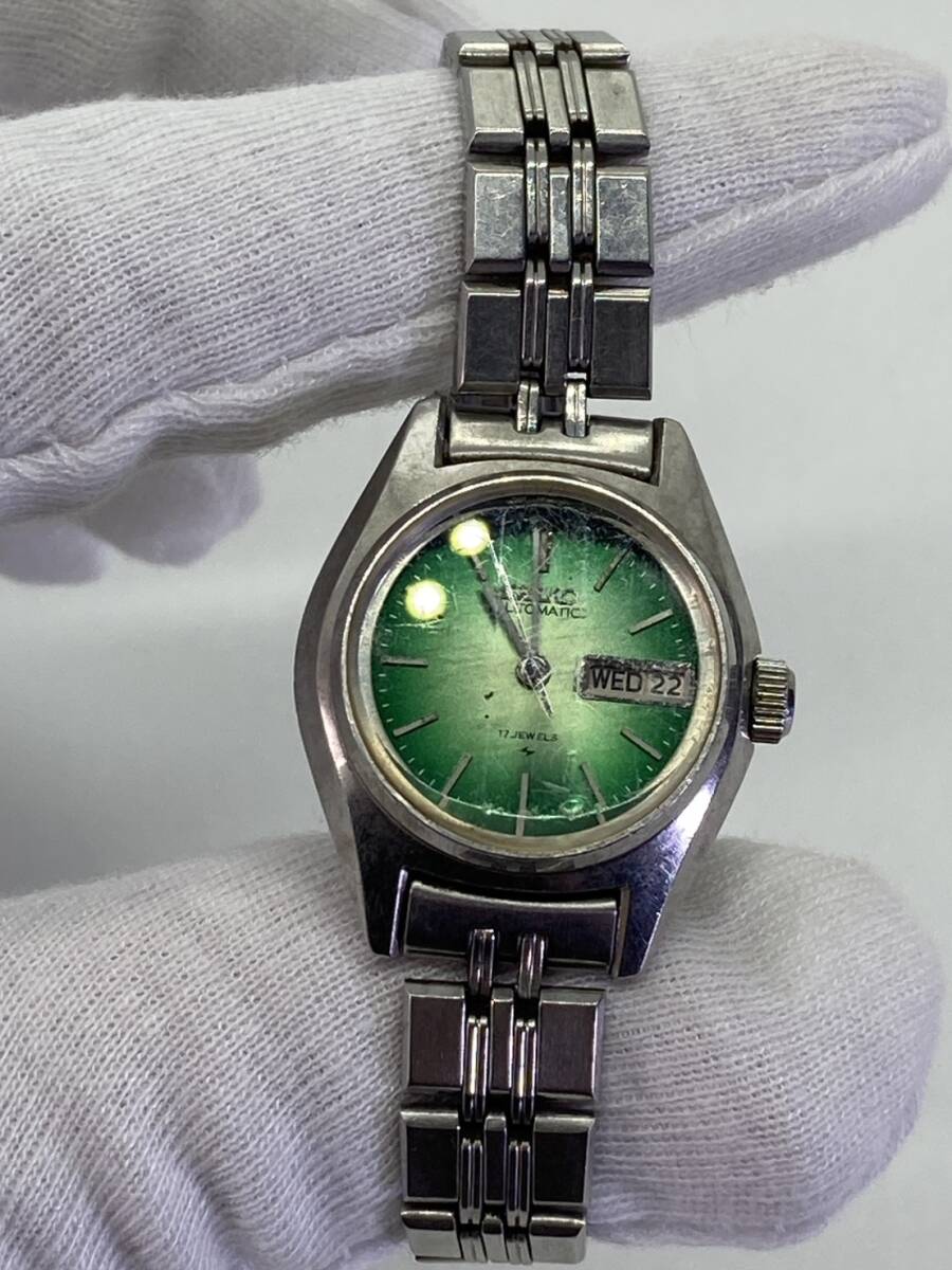 稼働品 1970年代製 SEIKO セイコー 2206-0310 腕時計 アナログ 自動巻き ヴィンテージ 3針 カレンダー グリーン文字盤 メタルバンド拍卖
