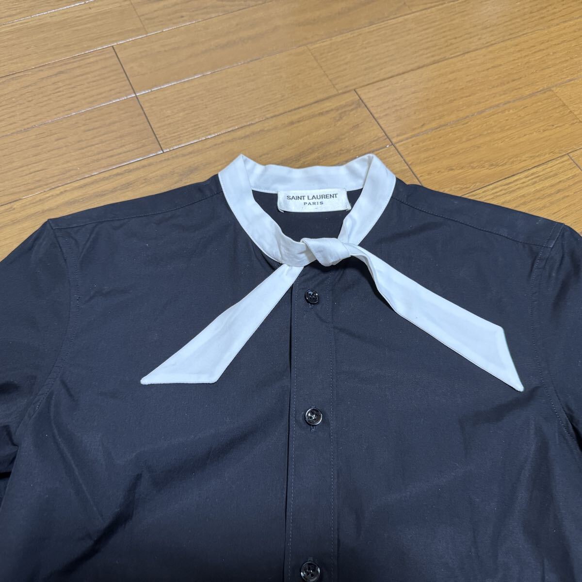●SaintLaurentParisサンローランパリ黒×白リボンタイシャツブラウス拍卖