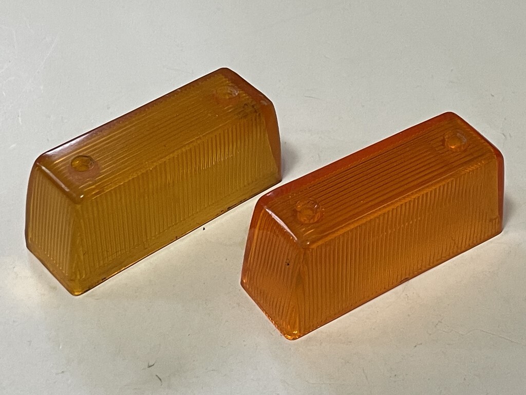ドリームC71リアウィンカーレンズ2個★神社仏閣・旧車・古い・昭和レトロ・旧い・C70?拍卖