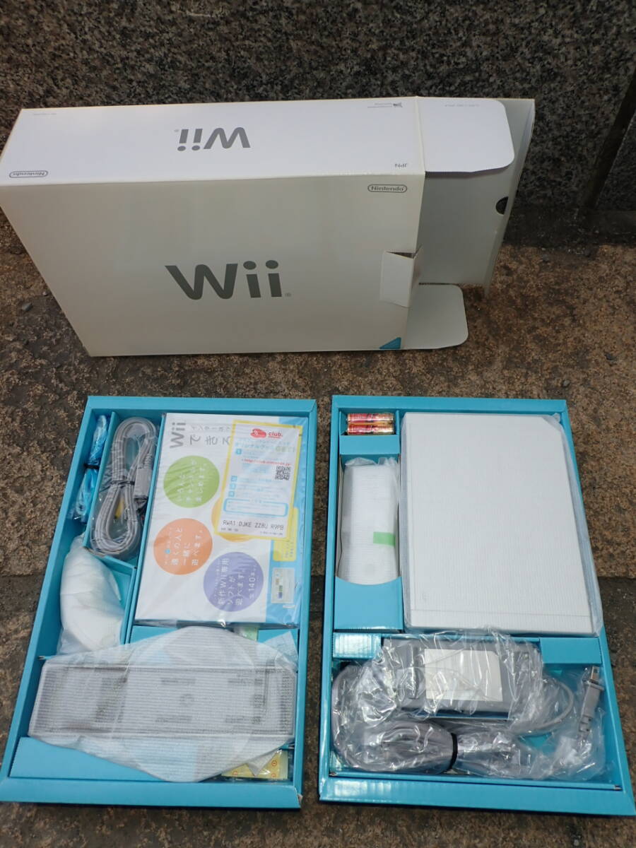 1円〜 未使用 Wii 本体 RVL-001 シロ SHIRO ニンテンドー 任天堂 Nintendo 箱説付 H1139拍卖