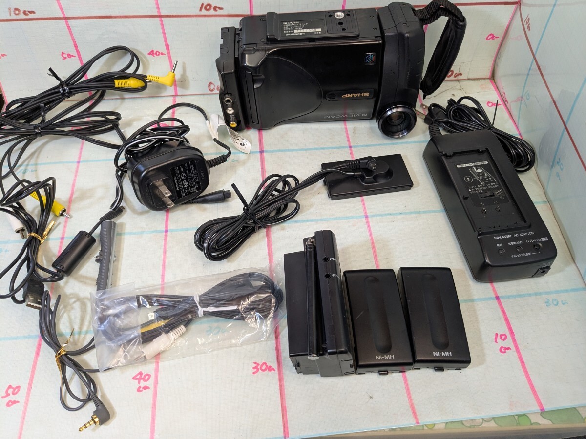 通電OK ビデオカメラ VL-EL310 シャープ ビューカム SHARP VIEWCAM 液晶 8ミリ バッテリー ケーブル 付き 80サイズ拍卖