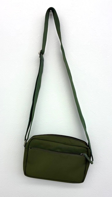 【大特価】GAP ギャップ ナイロン ショルダーバッグ オールドGAP KHK 無地 中古品 色あせ有り 505拍卖