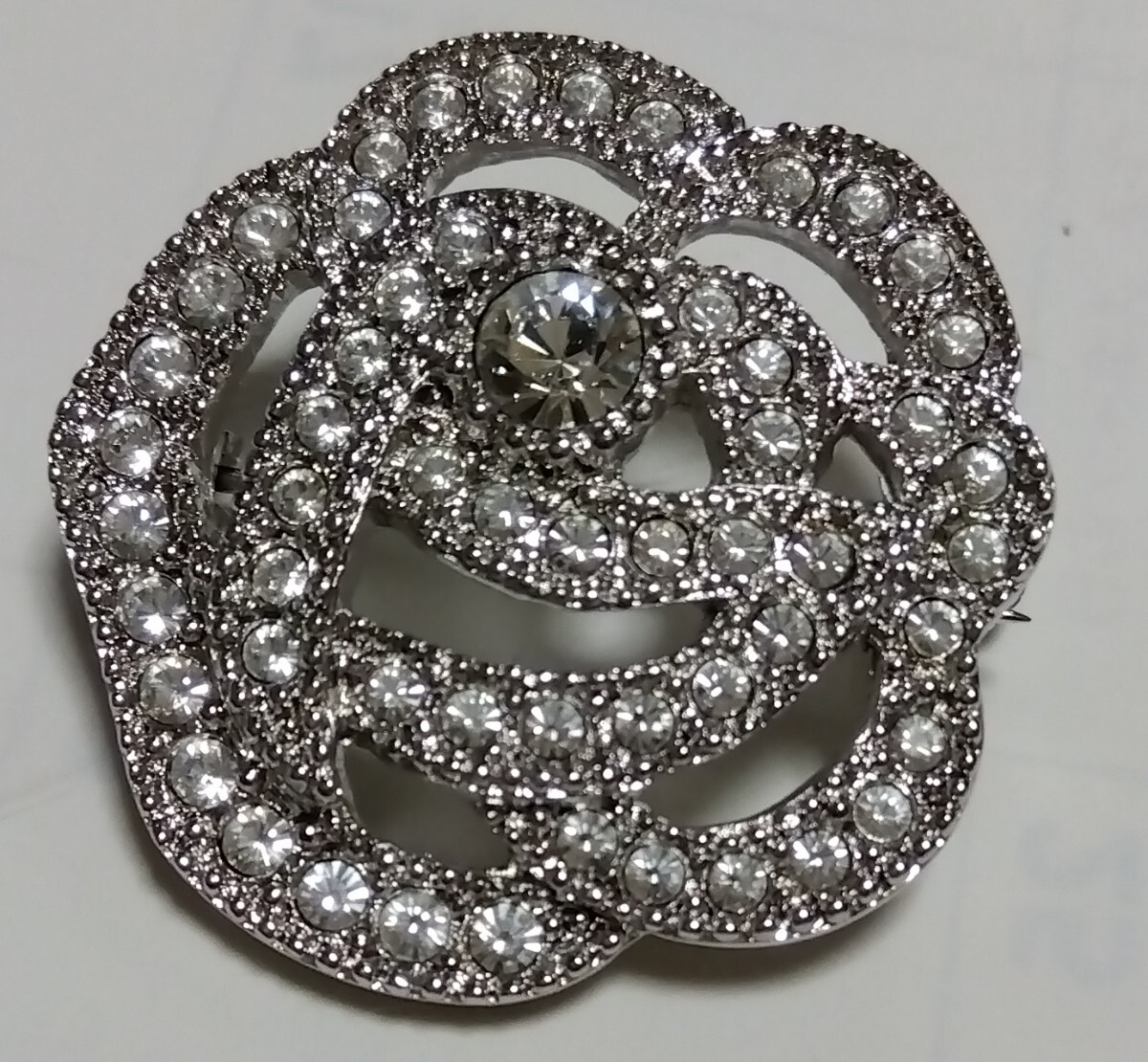◯Christian Dior ディオール 薔薇 バラ フラワー モチーフ シルバー(カラー) × ラインストーン ピンブローチ 拍卖