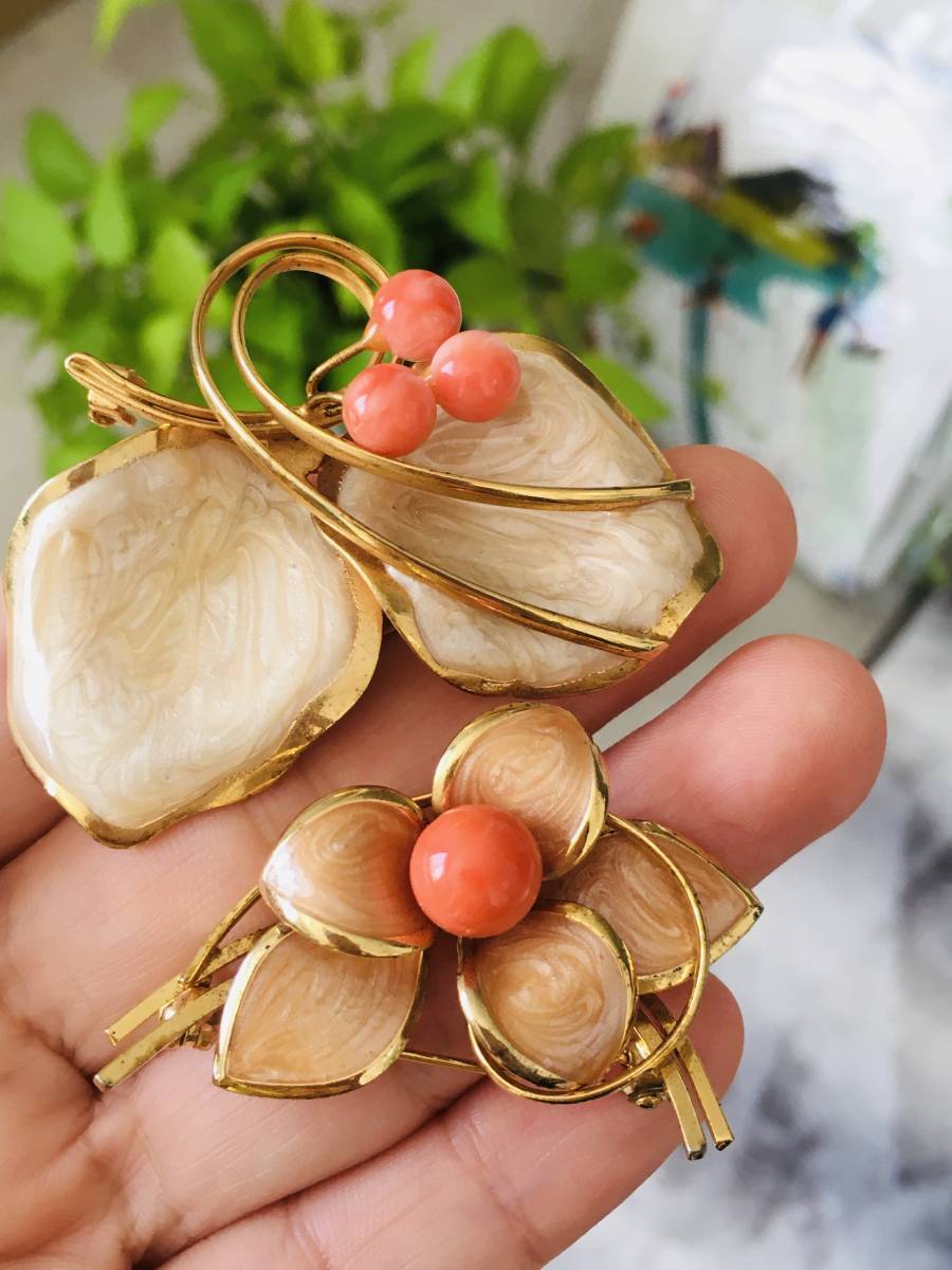 珊瑚 サンゴ エナメル細工デザイン ブローチ2点拍卖