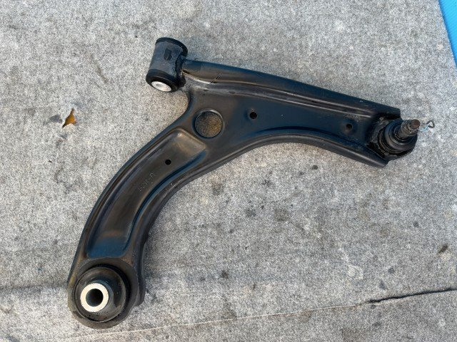 77541km 構内低走行OK スイフト DBA-ZC83S 右 /運転席 フロント ロアアーム XG ZMU 45201-52R00拍卖