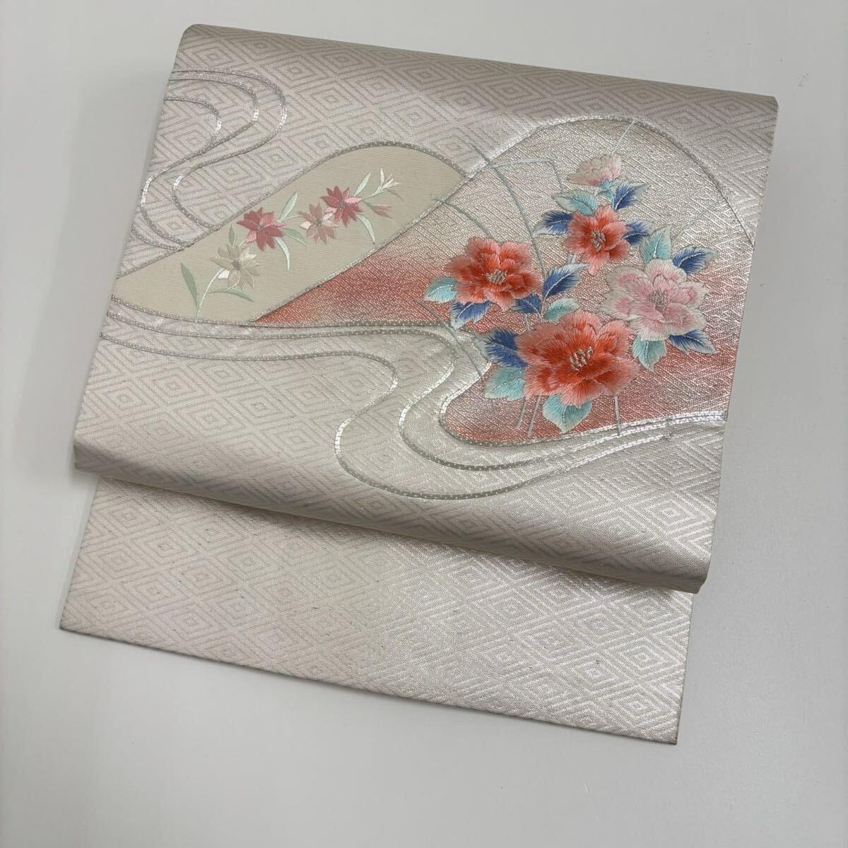 名古屋帯 正絹 流水に刺繍の花 銀駒 九寸 F-639拍卖