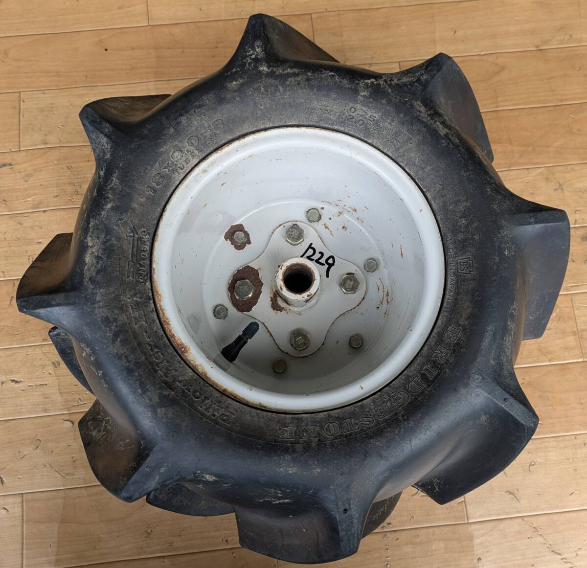 No.1229●バインダ用タイヤ●18×9.0-8●チューブレス●右タイヤ●1個●BRIDGESTONE●ホイール付き●ブリヂストン拍卖