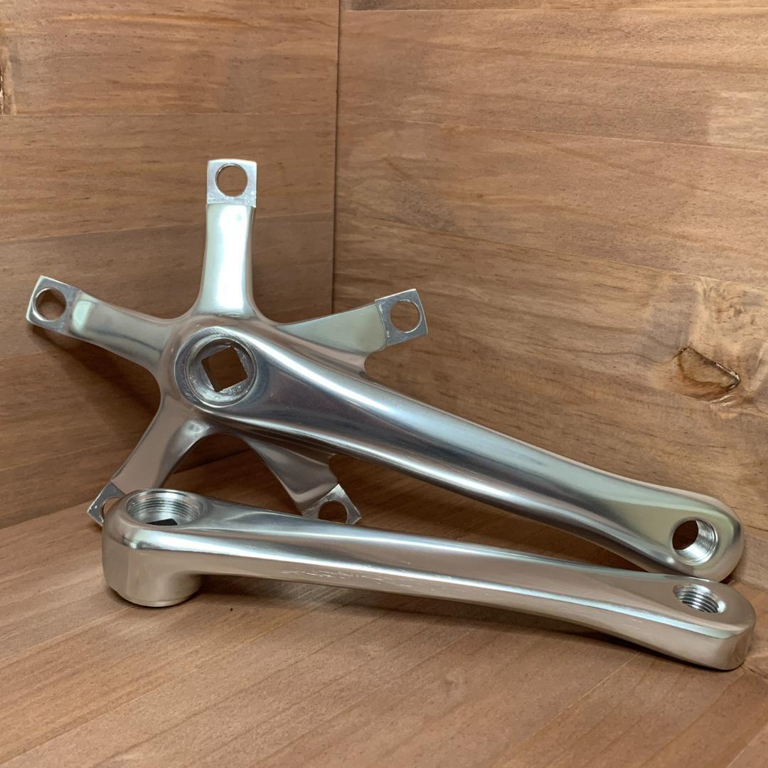 【新品】130BCD スクエアテーパー クランクセット 165mm シルバー拍卖