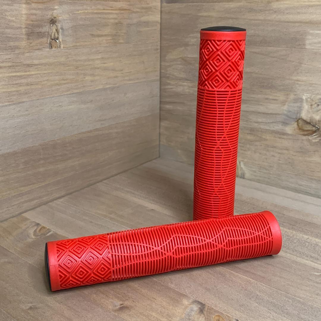 【新品】RIDERACE ラバー製 自転車 グリップ MTB BMX レッド 赤拍卖