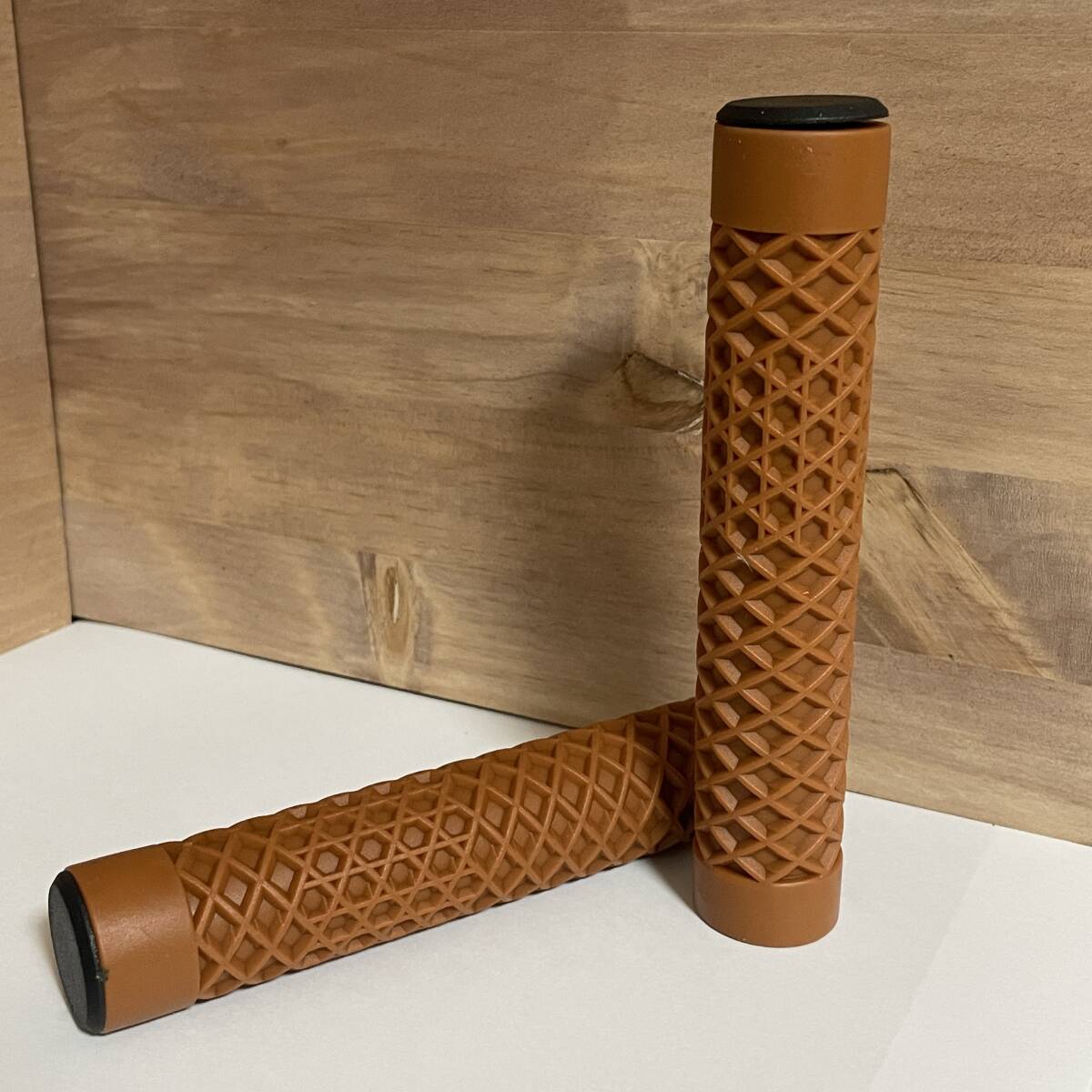 【新品】BMX MTB ブラウン ラバー VANS風 ワッフルグリップ拍卖