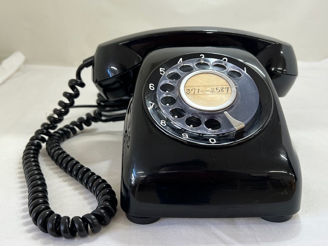 【菊水-619】(HG) 黒電話 電話機 600-A2 昭和レトロ 動作未確認/(S)拍卖