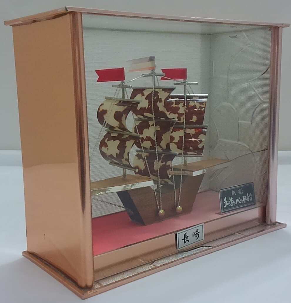 MZ【菊水-719】■■長崎 帆船 手作りべっ甲船■ガラスケース/ピンクゴールド枠■インテリア/アンティーク/置物(IS)拍卖