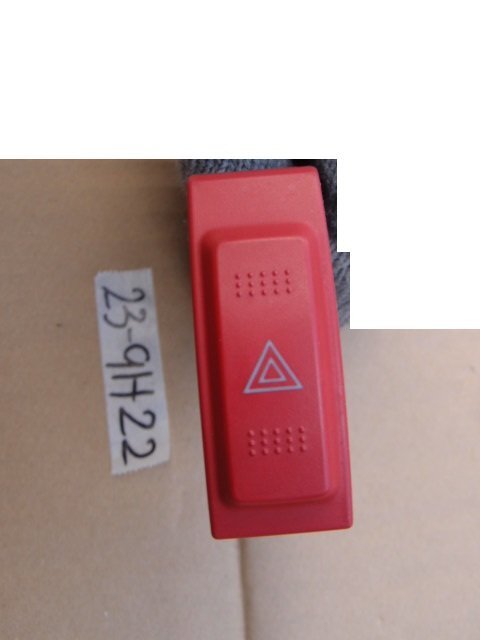 ☆ ホンダ LIFE ライフ JB5 H18年 ハザードスイッチ 赤 23-9H22拍卖