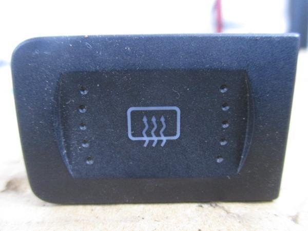 ☆VW GOLF ゴルフ 1JAPK H12年 リア 電熱線スイッチ #7T39拍卖