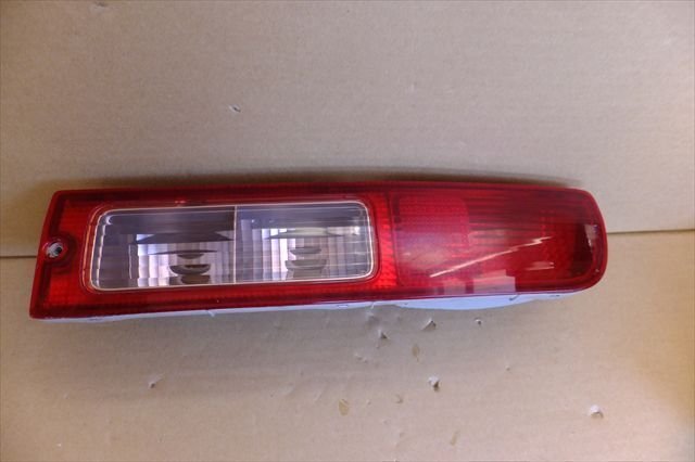 ダイハツ ハイゼット S330V テールライト 右側 KOITO 220-51771 TL678拍卖