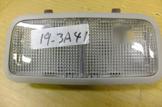 トヨタ SIENTA シエンタ NCP85G H17年 室内灯 ルームランプ 19-3A41拍卖