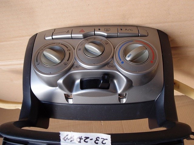 ☆ トヨタ PASSO パッソ KGC15 H20年 空調スイッチ エアコンスイッチ 23-2D47拍卖