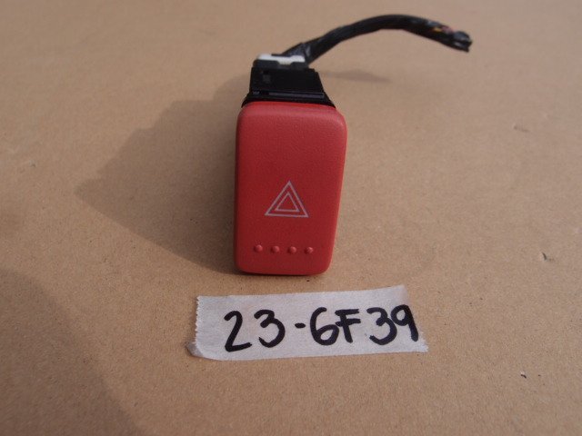 ☆ ホンダ ACTY アクティ バン GBD-HH6 H19年 ハザードスイッチ 赤 23-6F39拍卖