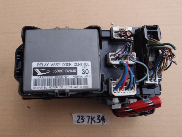 ☆ ダイハツ MOVE ムーヴ UA-L150S H15年 室内 ヒューズ リレーボックス 85980-B2030 付 23-7K34拍卖