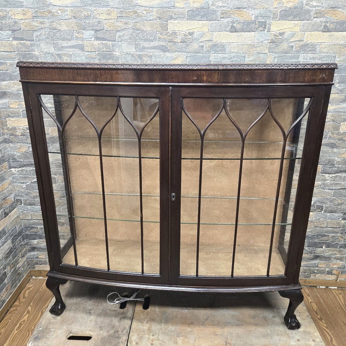 ★☆5i037 アンティーク家具 英国家具 カブリオールレッグ ガラスキャビネット W1220×D365×H1220 ガラスショーケース 飾り棚☆★拍卖