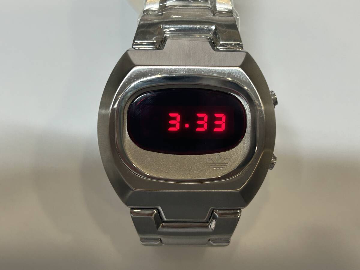 【29249】未使用 adidas 10-0275 クォーツ オリジナルス 60's LEDウォッチ Originals アディダス 取扱説明書・箱付き拍卖