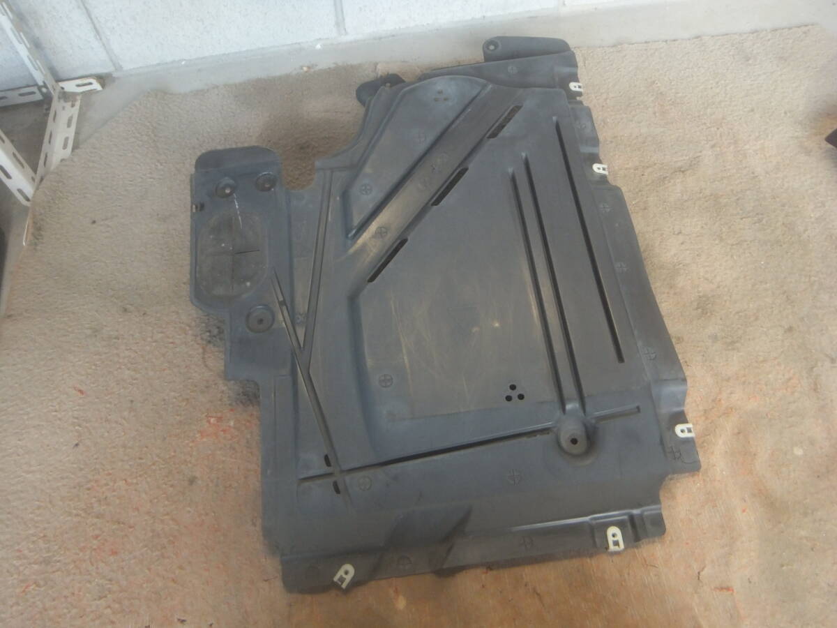 (BMW ミニ クラブマン クーパーSD LR20 F54) 左 リア アンダーカバー 5175 7354879 拍卖