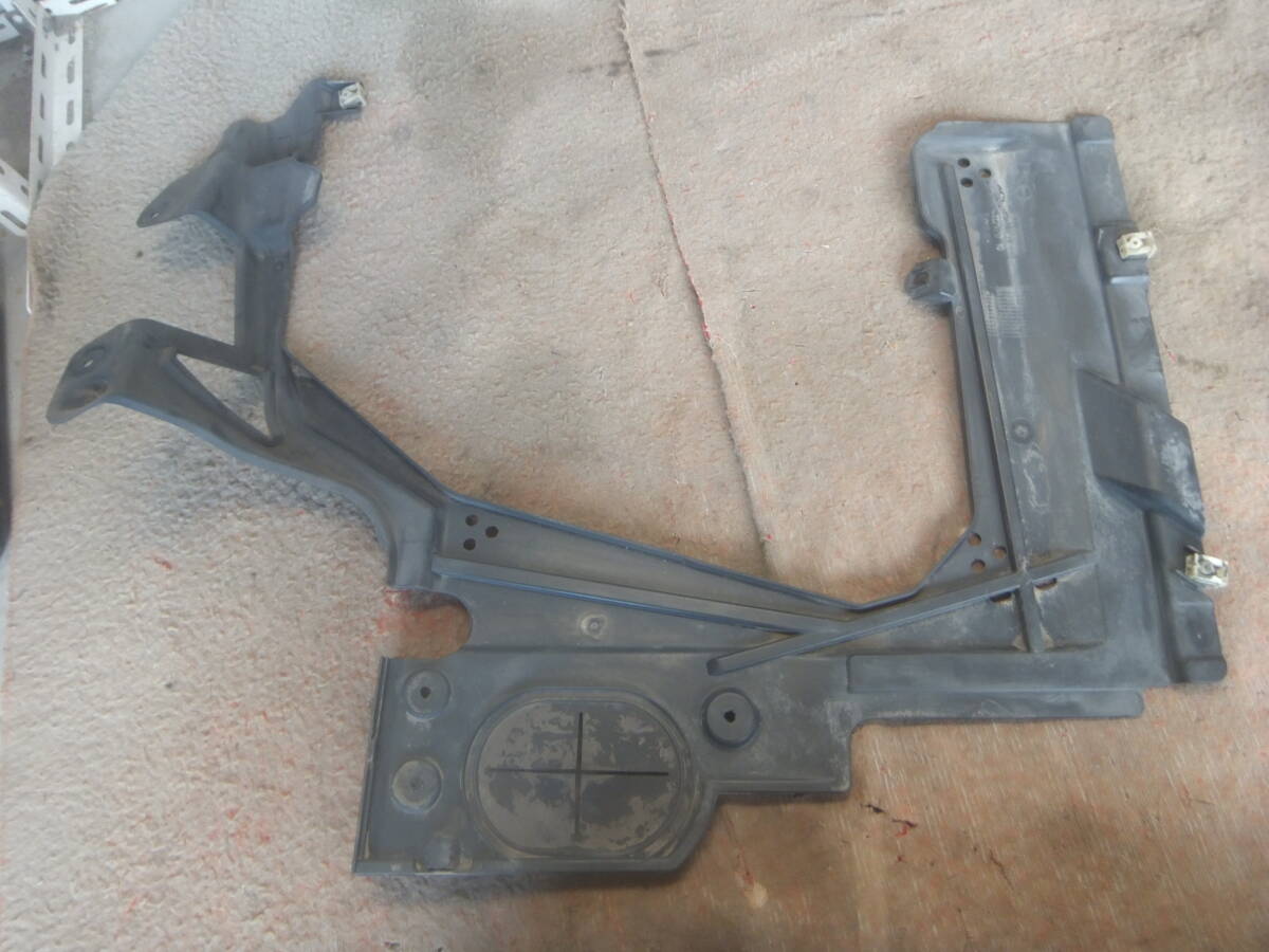 (BMW ミニ クラブマン クーパーSD LR20 F54) 右 リア アンダーカバー 5175 7354880 拍卖